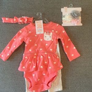 Three piece baby girl outfit with hair bows